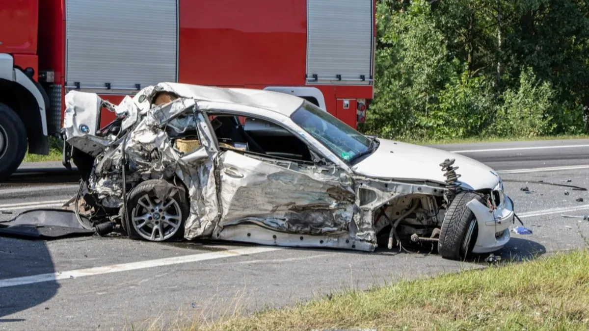 Zbog jezivog trenda na društvenim mrežama poginulo pet tinejdžera! Jurcali BMW-om u suprotnom smeru pa se zakucali u