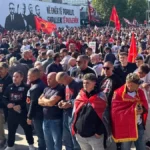 Albanci počeli da prave haos u Prištini! Skandiraju