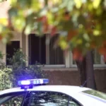 Deca vrištala, majku vukli po zemlji: Maskirani pljačkaši, bez milosti napali i opljačkali ženu u Orahovcu