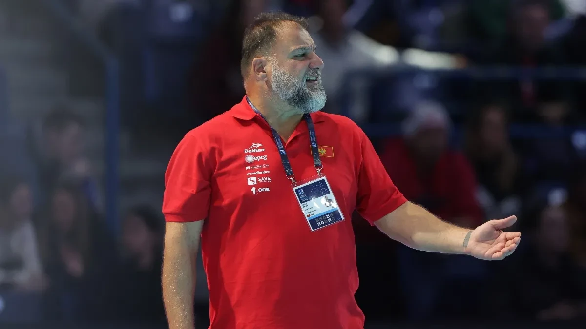 Dejan Savić video kao grizu njegovog igrača, pa pobesneo i dao obećanje (VIDEO)