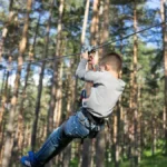 Dete (10) palo sa tobogana u Nišu, Hitna ga odvezla u bolnicu: Drama se dogodila tokom časa u prirodi