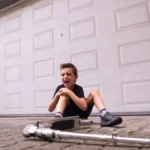 Dete (10) trotinetom udarilo u automobil: Povređeno i prevezeno u Tiršovu