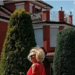 Drama ispred kuće Lepe Brene! Komšije pozvale policiju, zatvoren i ulaz (FOTO)