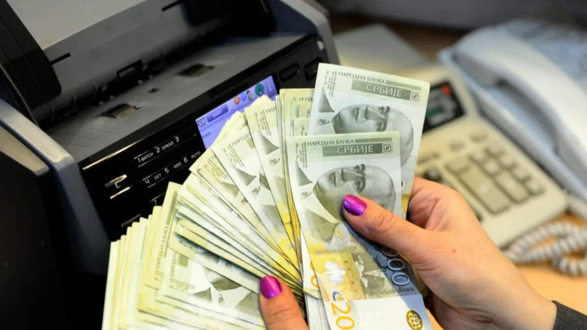 Evo kome sleduje 12.000 ili čak 18.000 dinara! Stiže 6.000 dinara za sve, a nekima i više - Ovi punoletni građani imaće pravo na UVEĆANU pomoć