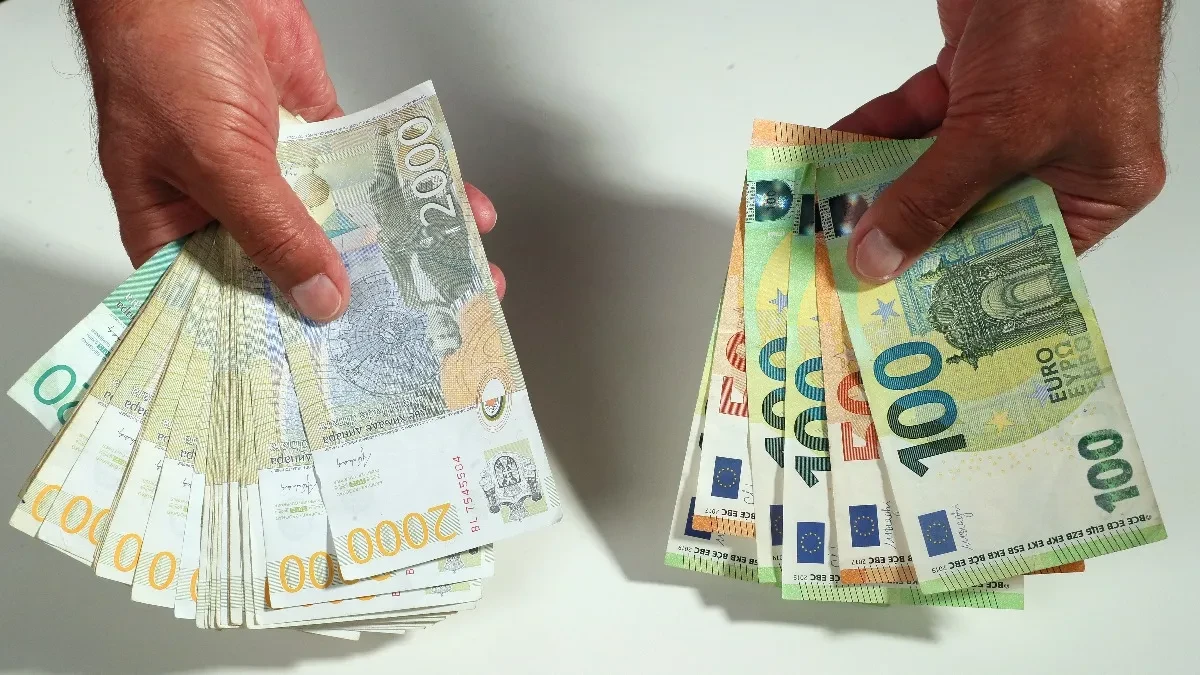 Isplata septembarskih penzija počinje 2. oktobra, novac prvo samostalcima