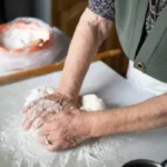 Jedna žena iz Subotice samo ovo dodaje u brašno: Hleb bude mekan danima, ne bude bajat ni posle 4 dana