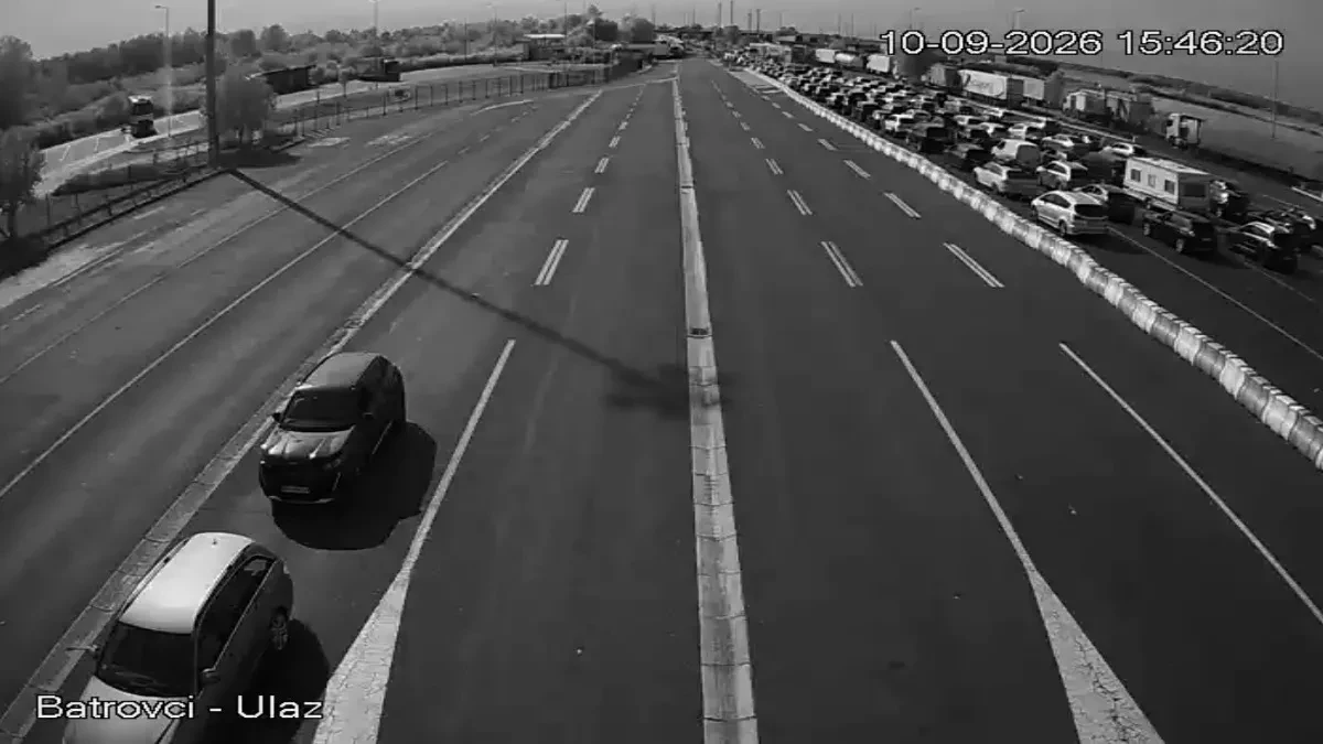 Kamioni čekaju sedam sati! Neviđena gužva na granici Srbije, formirale se nepregledne kolone (FOTO)