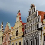 Komšije su se takmičile ko će imati luksuzniju kuću - danas ovaj trg izgleda kao da je iz bajke