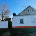 Kuća kod Vršca za 14.500 evra: Renovirana, nameštena i odmah useljiva, a uz nju ide i plac od 670 kvadrata