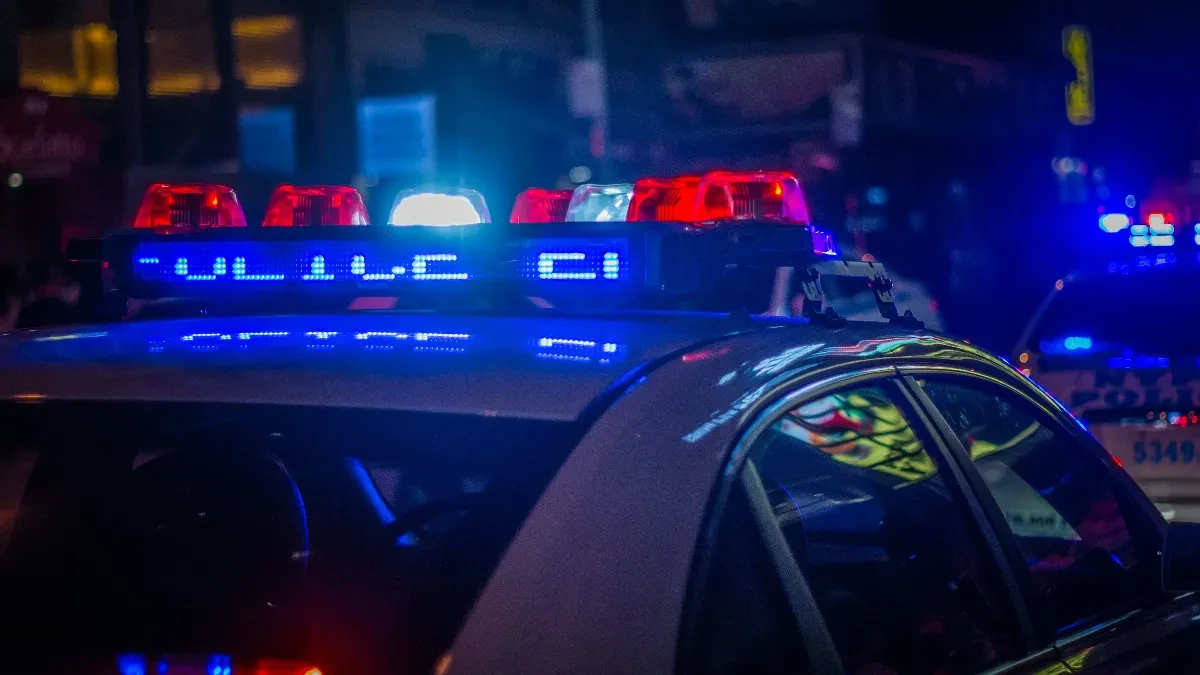 Ljubavnica poznatog pevača koji je optužen za ubistvo žene uhvaćena na delu!