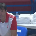 Miloš Teodosić uslikan u jeku afere sa bivšom! Evo gde se nalazi, ne ispušta telefon iz ruku (FOTO)