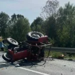 Mladić (30) zadobio prelom lobanje: Traktor se prevrnuo kod Grocke, lekari mu se bore za život