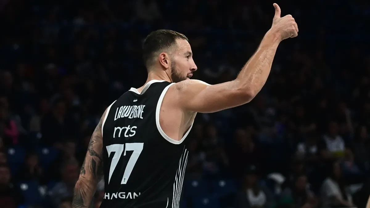 Oglasio se Lovernj:  Porukom na srpskom oduševio navijače, pa poručio kad se vraća