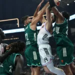 PAO na brutalan način otvorio Evroligu: Olimpijakos silan u Vitoriji, Barsa srušila Efes, Asvel bolji od Makabija
