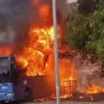 Požar progutao autobus u Prijepolju: Ogroman plamen i gust crni dim nadvili se nad naseljem