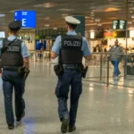 Produžili raspust deci i krenuli na put - policija ih zaustavila na aerodromu, prete im kazne do 1.000 evra