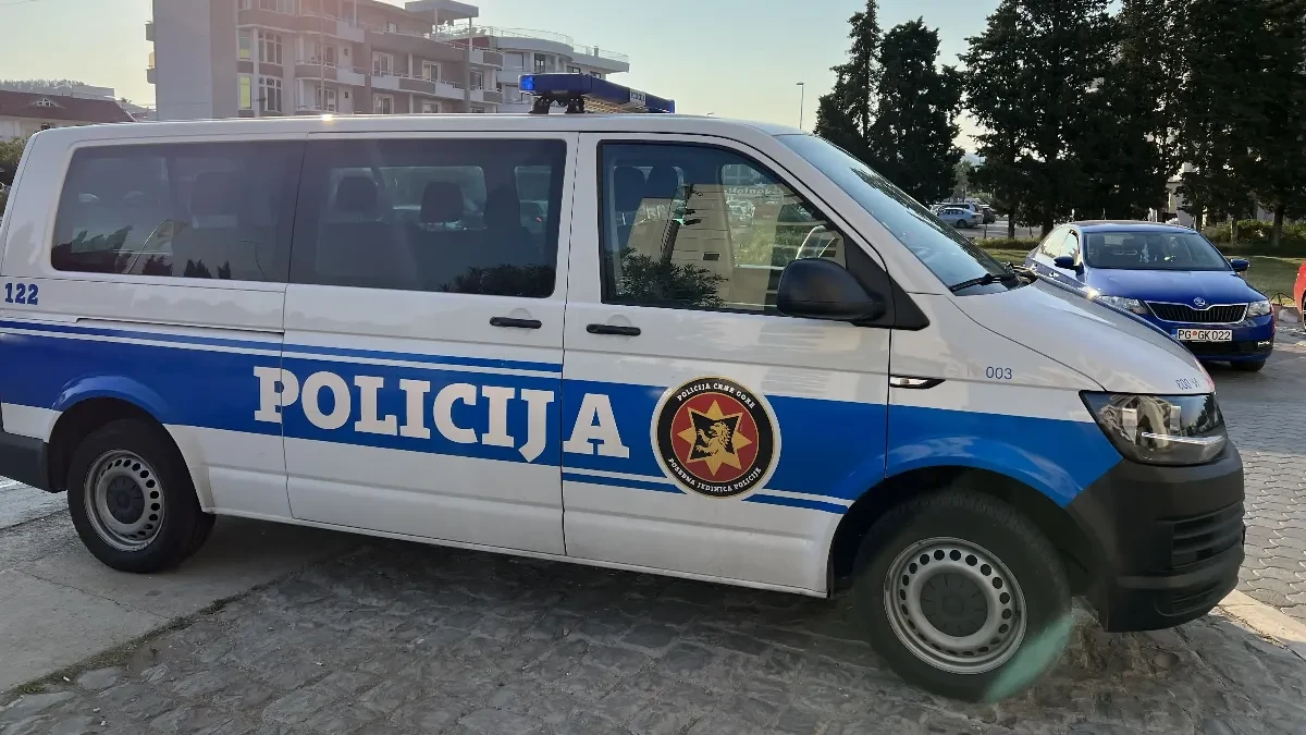 Raspisana poternica za Srbima: Opljačkali market u Budvi i odneli čak 370.000 evra!