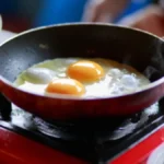 Savršeno jaje na oko se prži na sirćetu! Evo kako belance ostaje celo i lepo