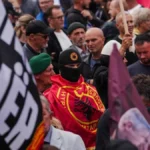 Šiptarsko ludilo u Prištini: 150.000 ljudi veličalo i klicalo teroristima UČK! Šta će sad Evropa reći?!