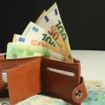 Sjajna vest za penzionere! Bankama i Pošti isplaćen sav novac državne pomoći