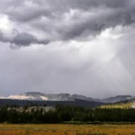 Temperatura pada za 10 stepeni! Olujni vetar, grmljavina i drastičan pad temperature već od jutra!