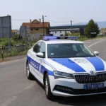 Teška saobraćajka kod Melenaca: Kamion i automobil završili prevrnuti na njivi