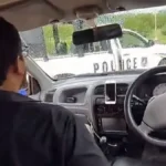 Trenutak udarca zabeležen uživo - automobil na daljinsko upravljanje se zakucao u policiju
