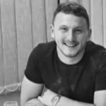 "Tresem se od tuge, celo veče se veselili!" Pevačica kroz suze za Alo otkrila šta se desilo kobne večeri, bila je poslednja sa pevačem pre pogibije