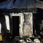 Troje maloletne dece ostalo bez krova nad glavom! Požar progutao kuću porodice Drobnjak (FOTO)