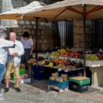 Turisti pune Crnu Goru, a hrana stiže iz inostranstva - uvoz dostigao neverovatnih 11 milijardi evra