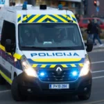Više od 20 mladića i devojaka u tuči! Objavljen šok snimak sukoba ispred poznatog kafića (VIDEO)
