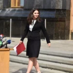 „Svaki dan molim Boga da mi oprosti!“ Bivša portparolka raznela Zelenskog: „Pomogla sam ovoj gadosti da dođe na vlast“