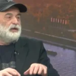 Dan košta 250 evra! Branislav Lečić ima vilu koju iznajmljuje: Zidine su na sve strane, a dnevnu sobu je renovirao