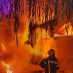 Gori magacin sa hemikalijama u Barajevu: Vatrogasne ekipe se bore sa vatrenom stihijom