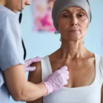 Grudnjak vam odjednom stoji drugačije? Posle 60. godine ovo ne treba olako pripisivati starenju