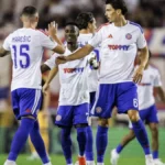 Hajduk srušio Ajaks: Pobeda Splićana ostala u senci skandala i divljanja