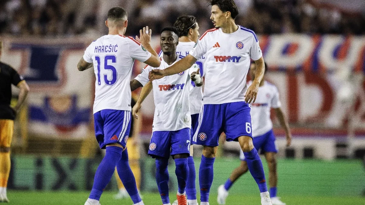 Hajduk srušio Ajaks: Pobeda Splićana ostala u senci skandala i divljanja