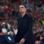 Haos! Trener Olimpijakosa se umalo pobio sa igračima Virtusa (VIDEO)