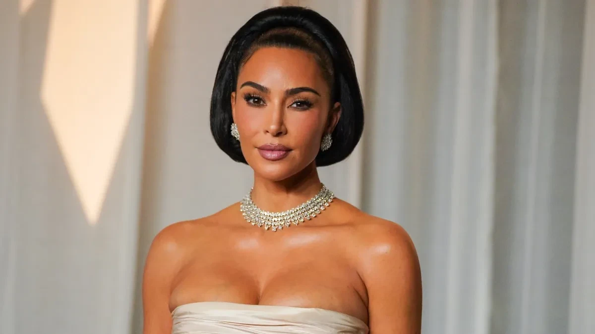 Kim Kardašijan u leopard haljini, ovo može da kopira svaka žena: Privukla sve poglede, a da vidite tek mamu - Kris Džener