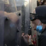 Ko učestvuje u nasilnim demonstracijama - kazna 5.500 evra! Rama lupio šakom o sto