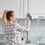 Kuhinja mi sija kao nova! Masnoću sa ormarića skinem rastvorom od 2 sastojka