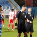Miloš Milanović sudi meč između fudbalera Leha i Leverkuzena u LE