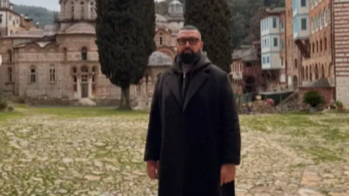 Naš pevač se ošišao nakon dve i po godine! Sada je neprepoznatljiv, svi su u šoku zbog novog izgleda