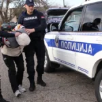 Nasilnik zlostavljao i batinao suprugu: Devojčica (11) pobegla iz stana i uletela u stanicu policije da prijavi oca