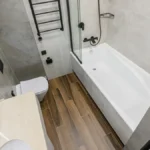 Nemate mesta za klasičnu kadu ili tuš kabinu? Rešenje za mala kupatila koje sve više privlači pažnju