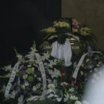 Niko ga nije prepoznao! Prisustvovao je sahrani Slađane Tesle, samo 3 poznata imena bila su na ispraćaju