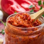 Otvorili ste ajvar i primetili ovo? Čak i ako normalno miriše, nemojte ga probati
