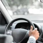 Prodajete automobil? Ovih 10 stvari obavezno izvadite pre predaje ključeva