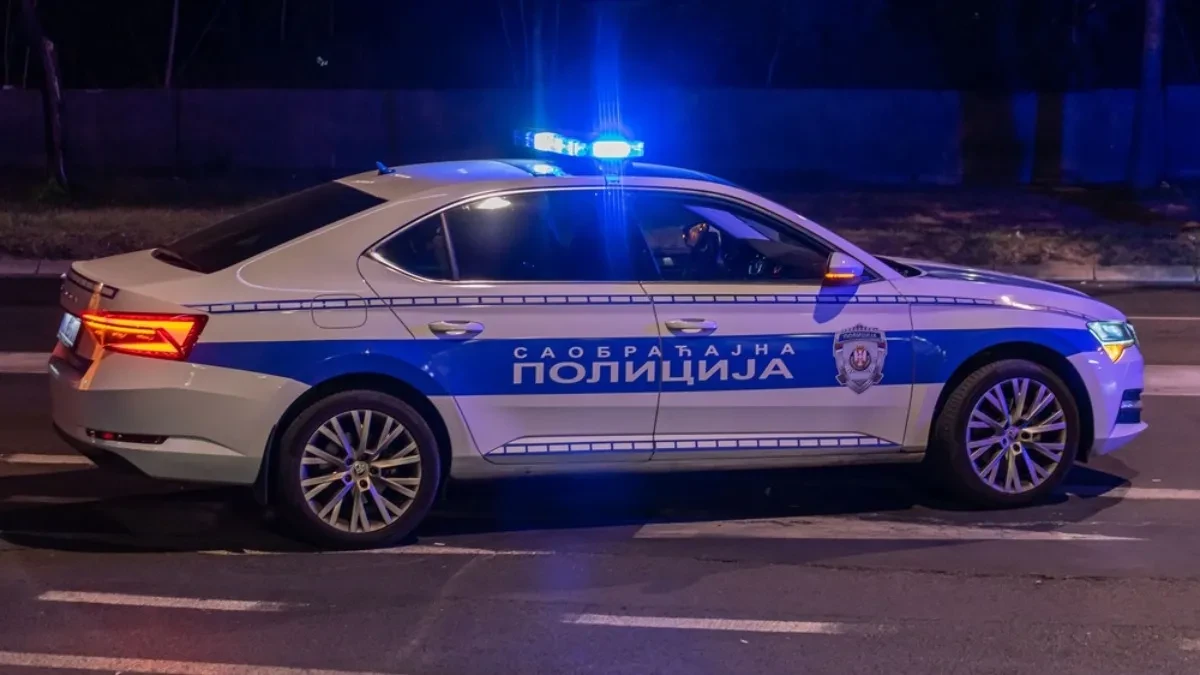 Saobraćajna nezgoda: Prevrnuo se kamion na auto-putu