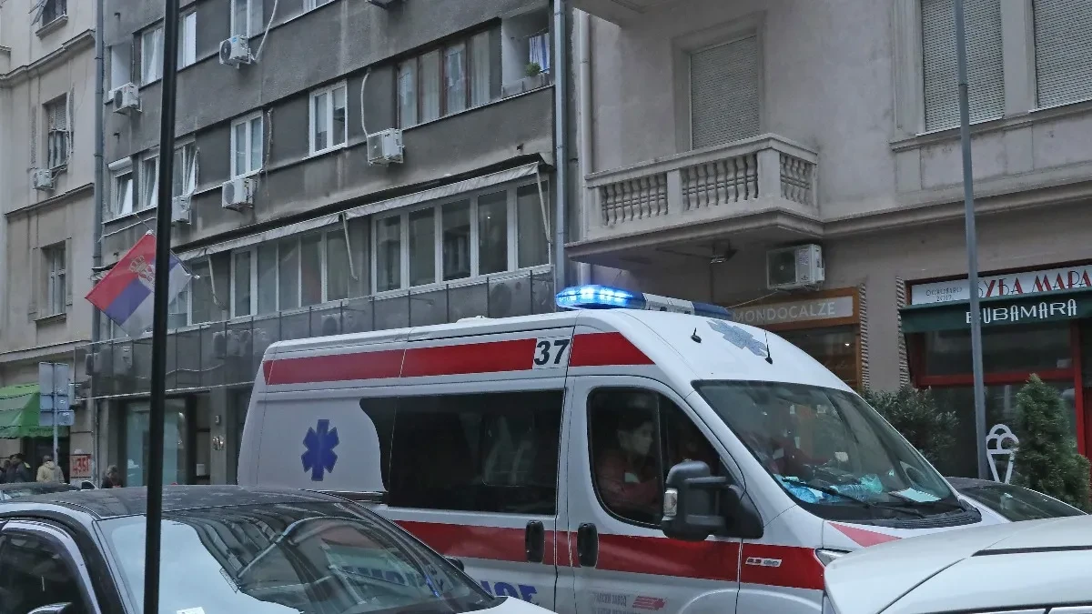 Starica (80) poginula u saobraćajnoj nesreći! Motociklista i vozač kamiona teško povređeni